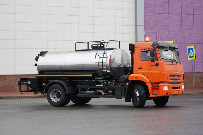 Автогудронатор на базе шасси КАМАЗ-43253