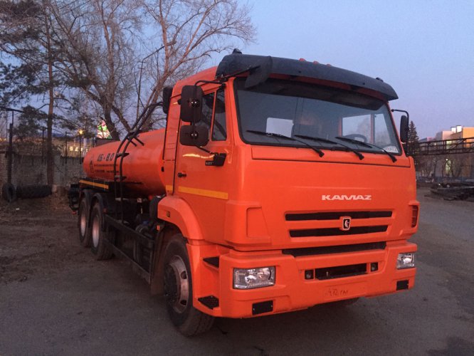 Автогудронатор на базе шасси КАМАЗ-6520