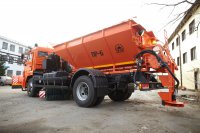 Комбинированная дорожная машина на базе шасси КАМАЗ-43253
