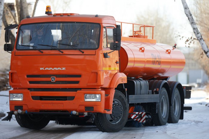 Поливомоечная машина на базе шасси КАМАЗ-65115
